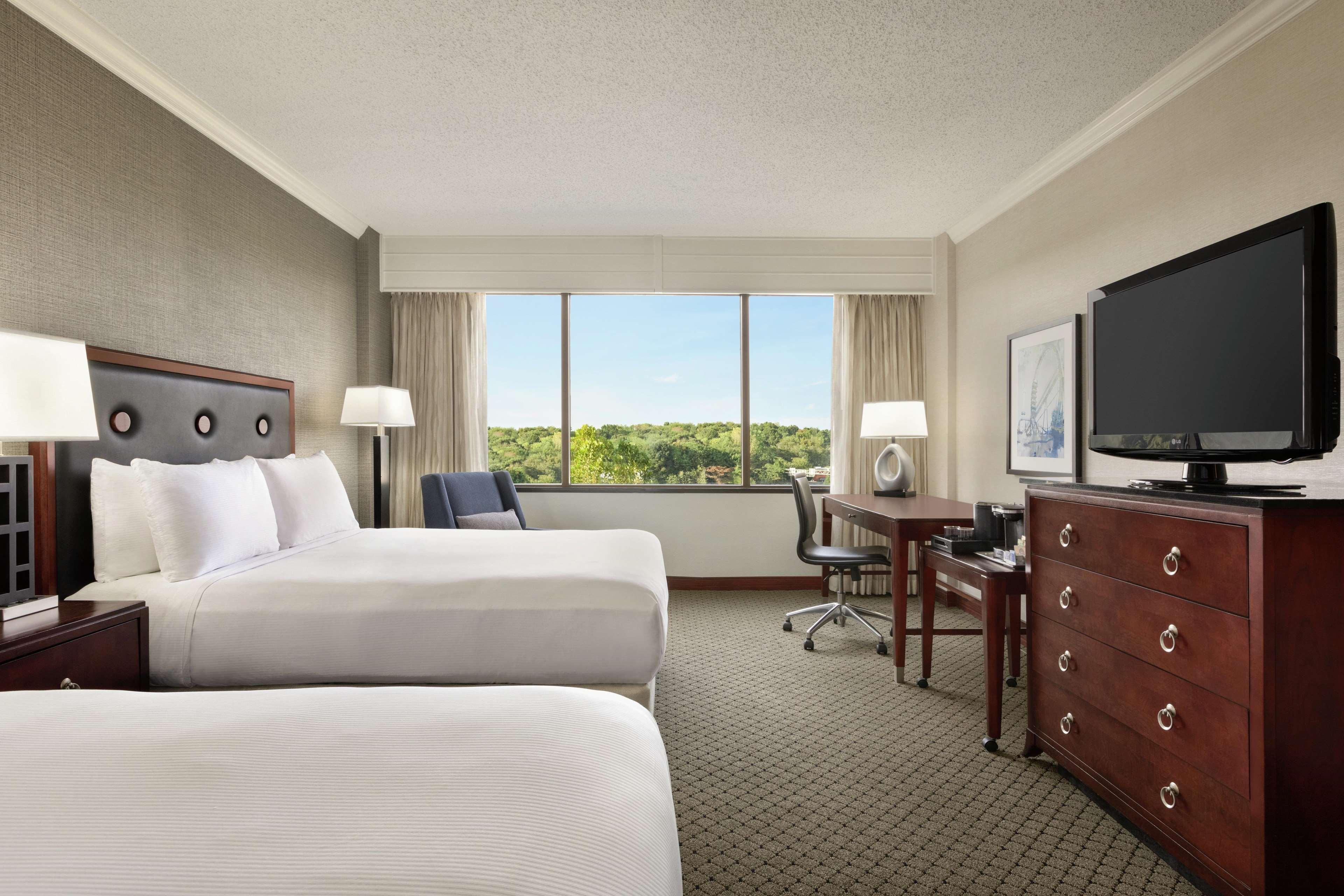 Hotel Doubletree By Hilton South Charlotte Tyvola Exterior foto
