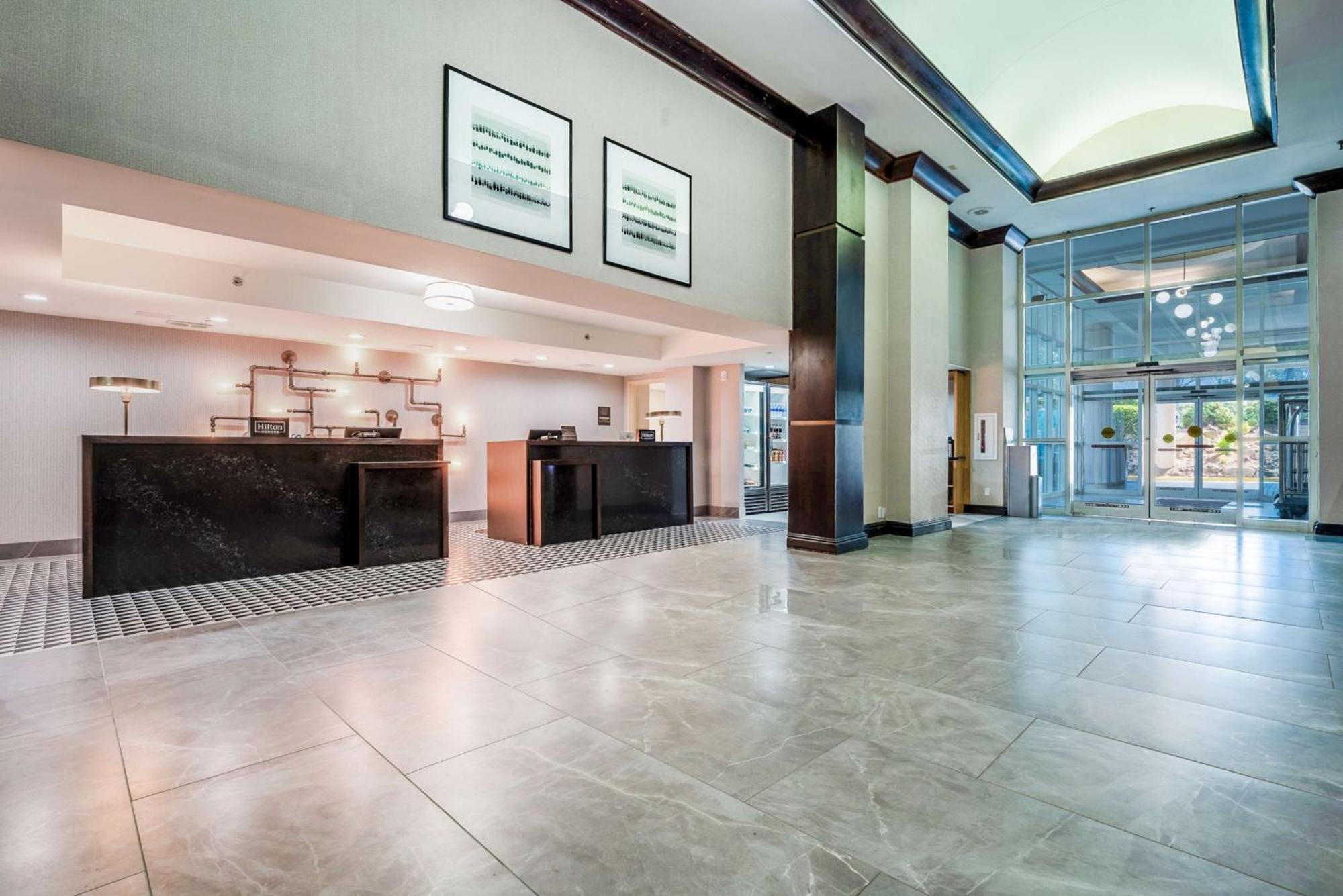 Hotel Doubletree By Hilton South Charlotte Tyvola Exterior foto